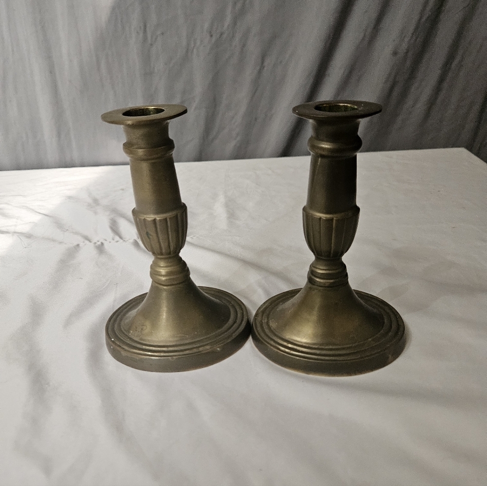 Vintage Set Of 2 Brass Candle Holders Elegant Antique Weighted Base India - Picture 2 of 9